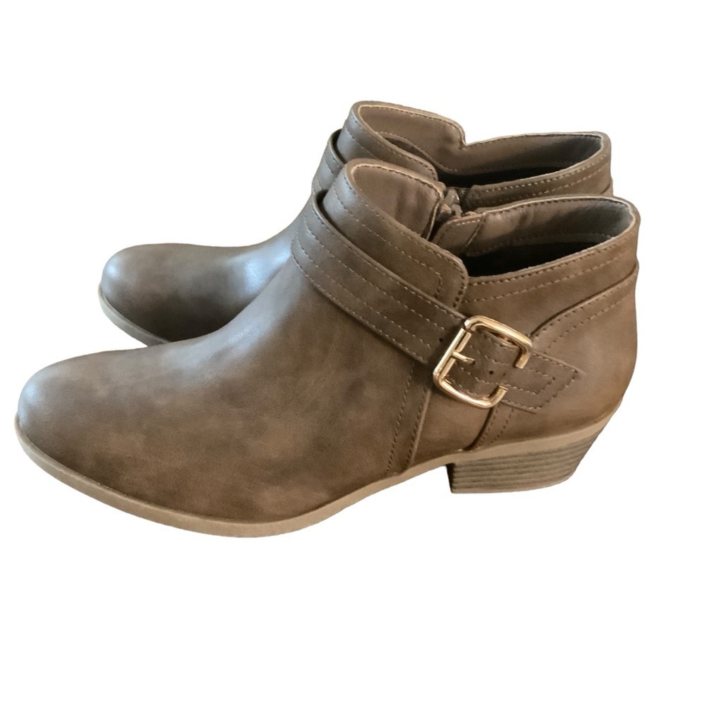 Athlefit brown ankle boots. Size 8